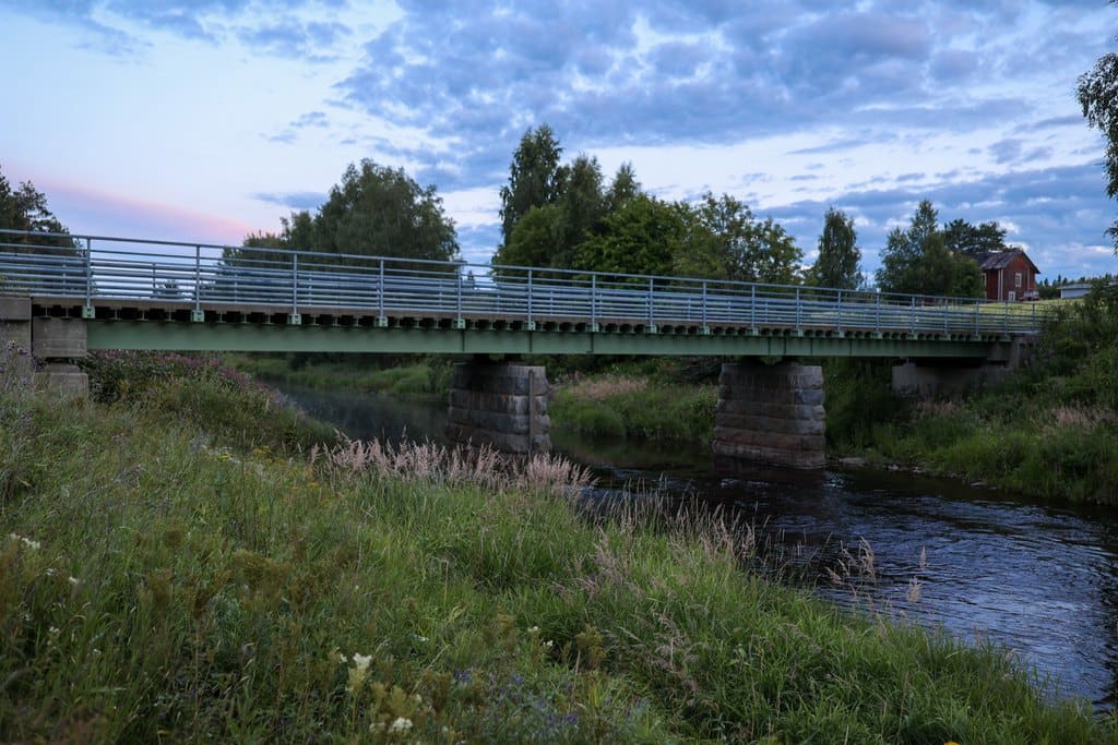 Silta ja tie
